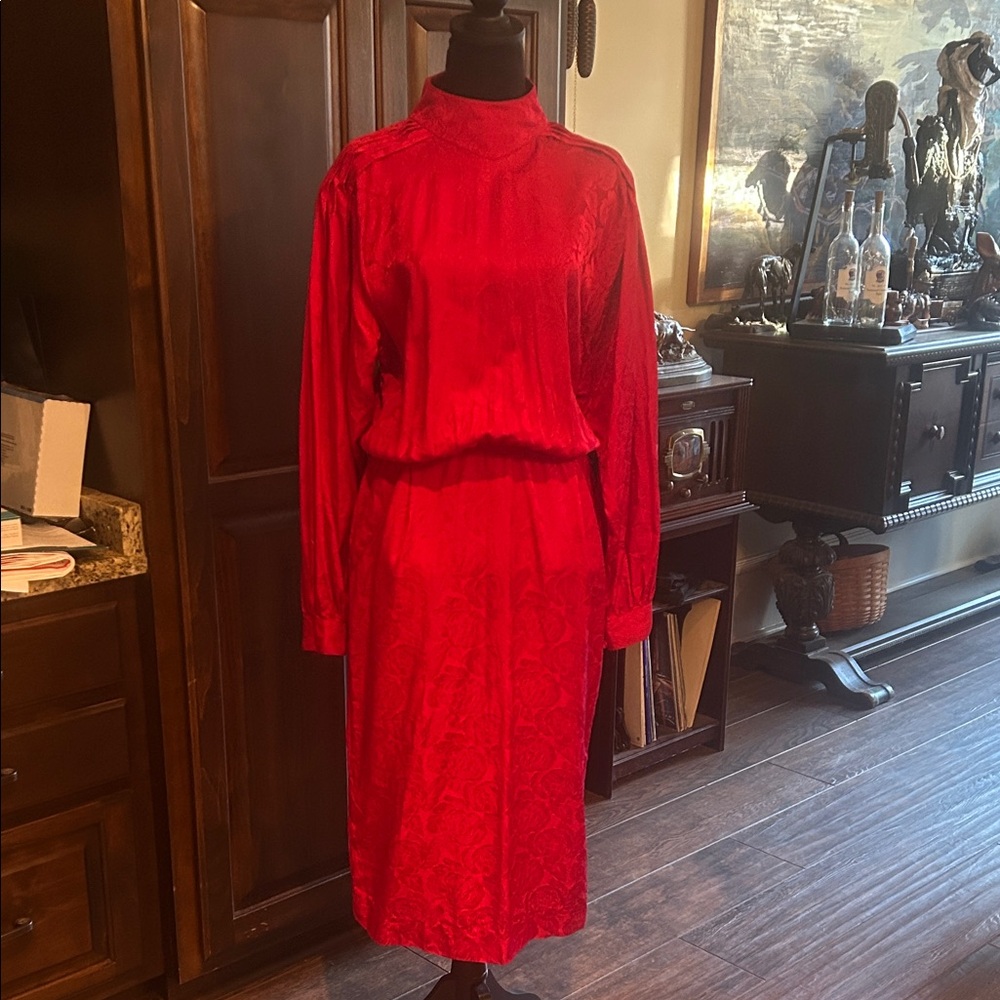 Vintage Silk Studio Sz 12 Elegant Red Long-Sleeve Dress GVC